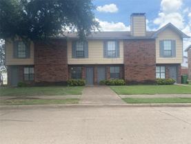 2826 Wimbledon Ct #B - Photo 1 of 1