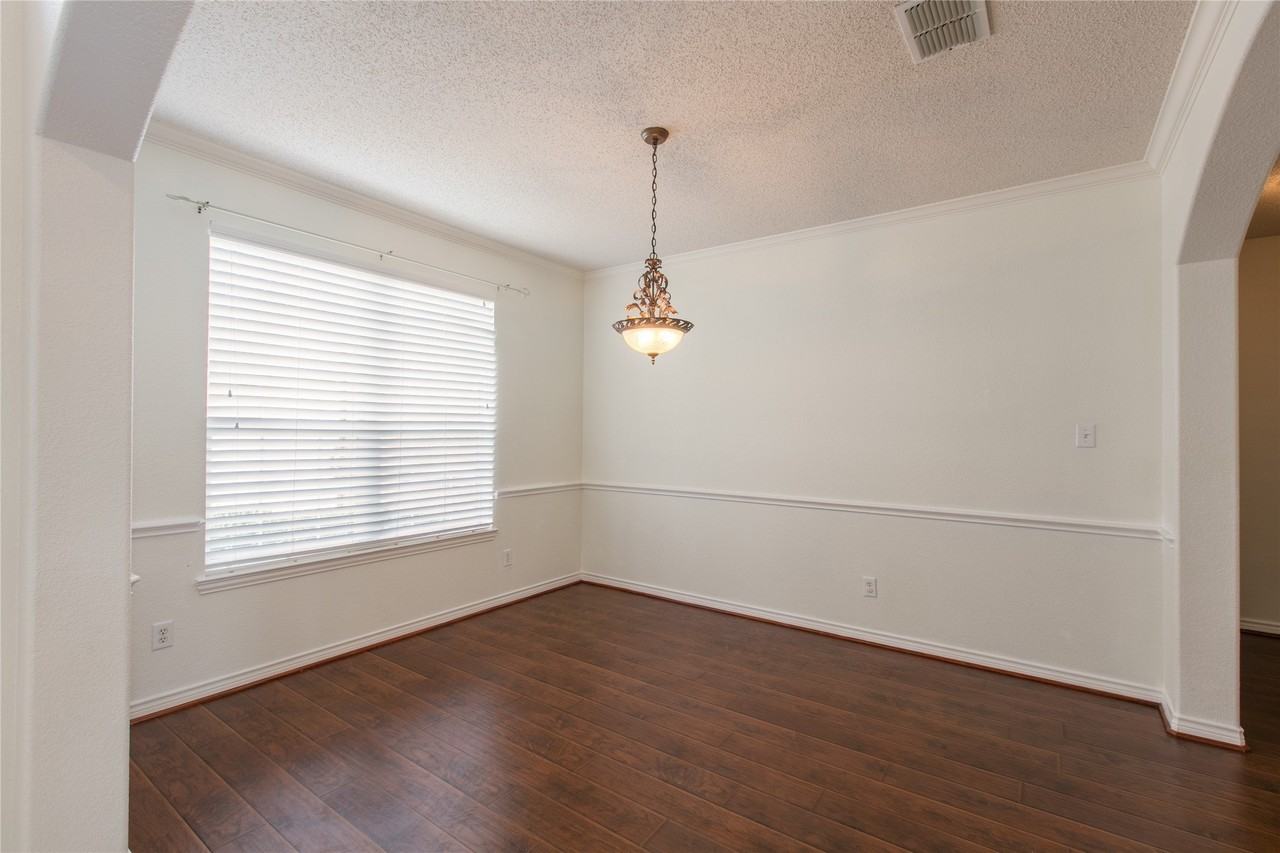 7416 Brookdale Dr - Photo 4 of 22