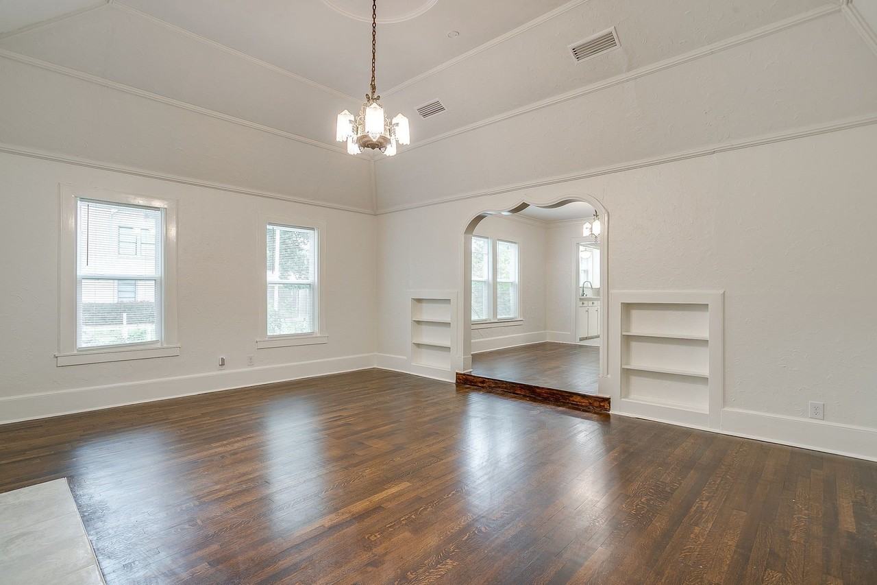 3241 Greene Ave - Photo 4 of 37
