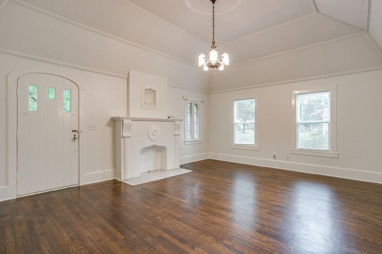 3241 Greene Ave - Photo 5 of 37