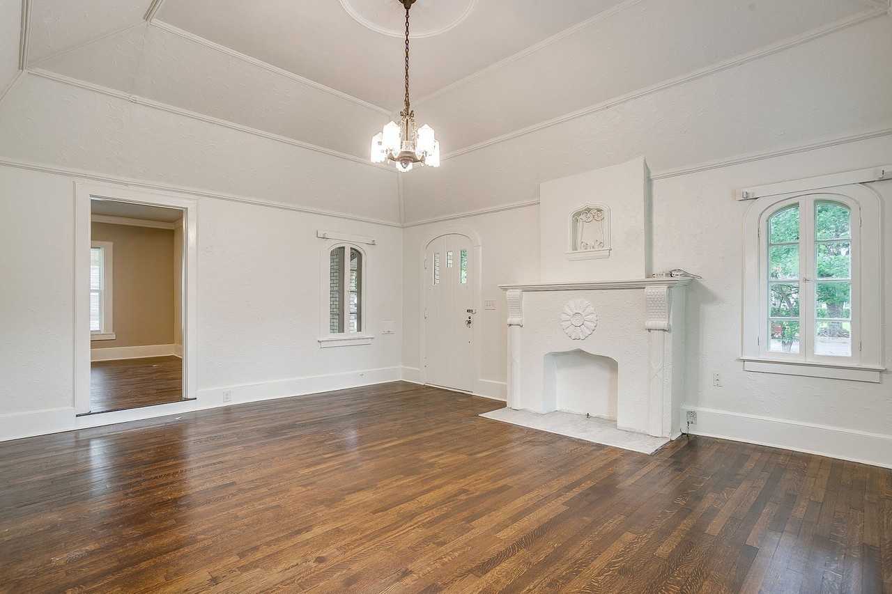3241 Greene Ave - Photo 7 of 37