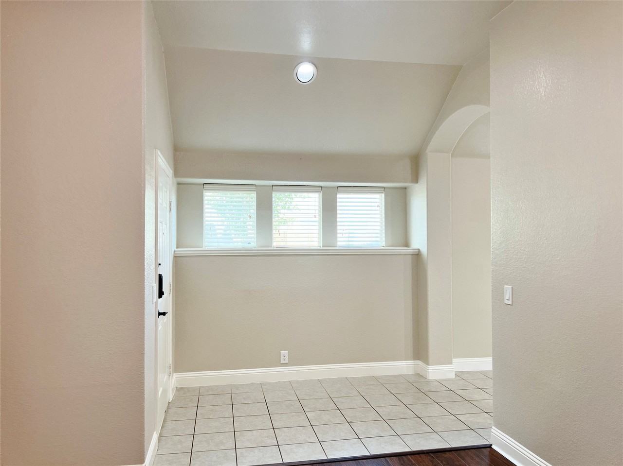 6613 Meadow Glen Dr - Photo 6 of 17