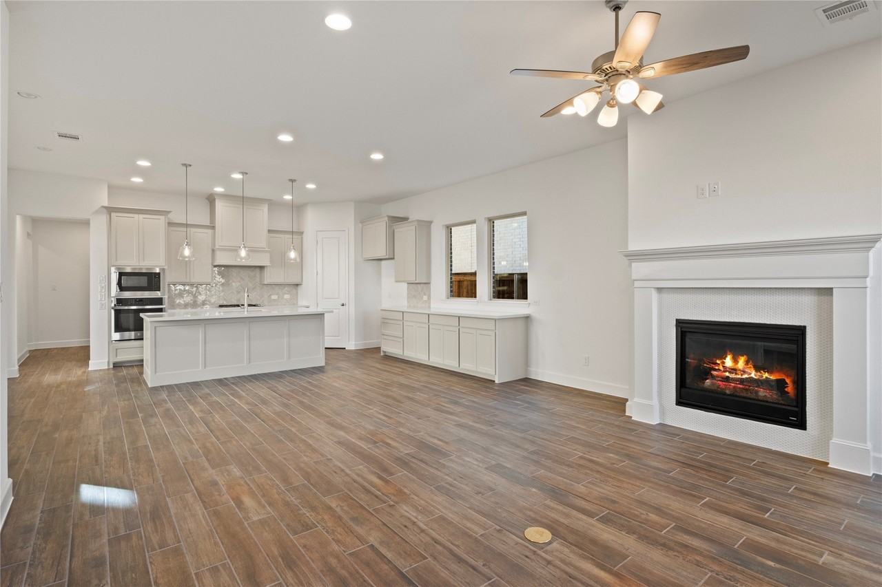 2612 Griffith Mews - Photo 7 of 18