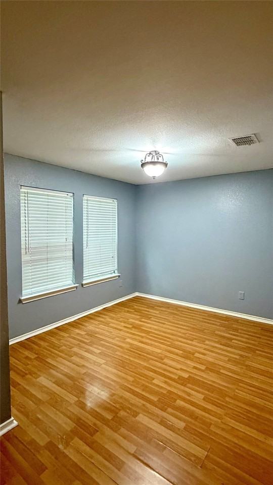 2707 Prairie Creek Dr - Photo 7 of 19
