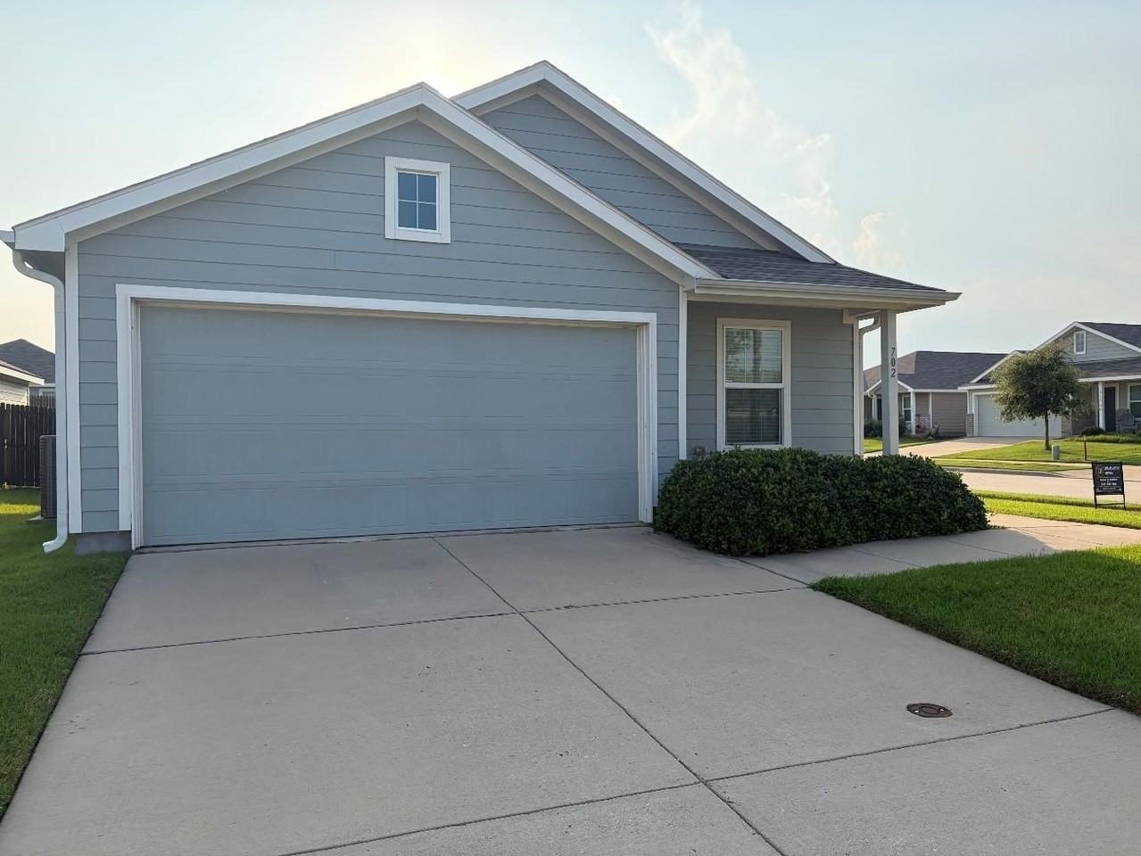 702 Slocum Way - Photo 2 of 11