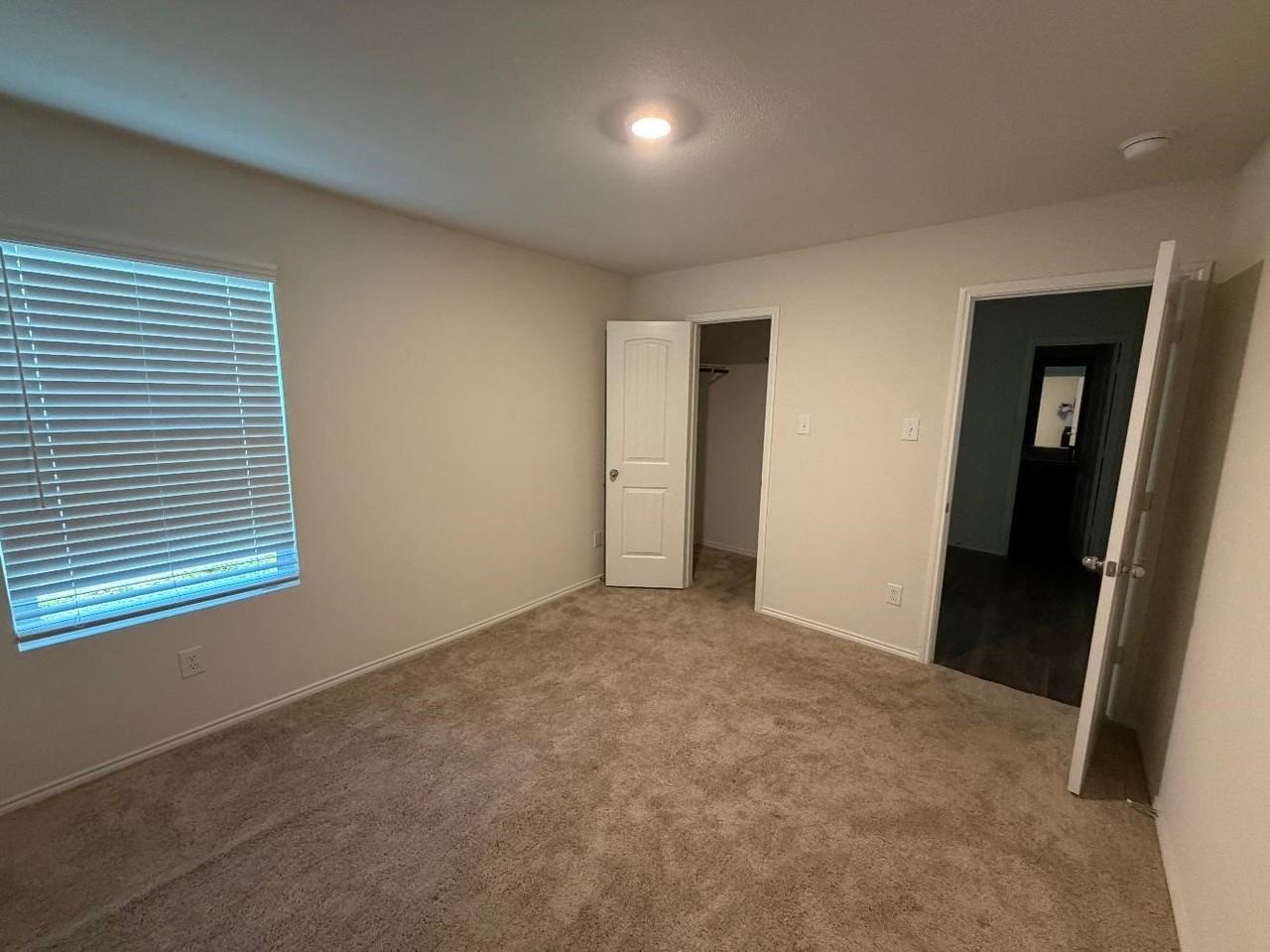 702 Slocum Way - Photo 7 of 11