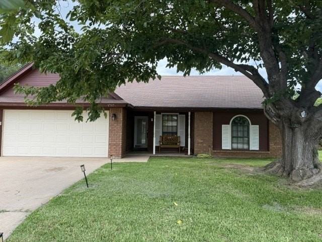 1717 Pemelton Dr - Photo 3 of 28