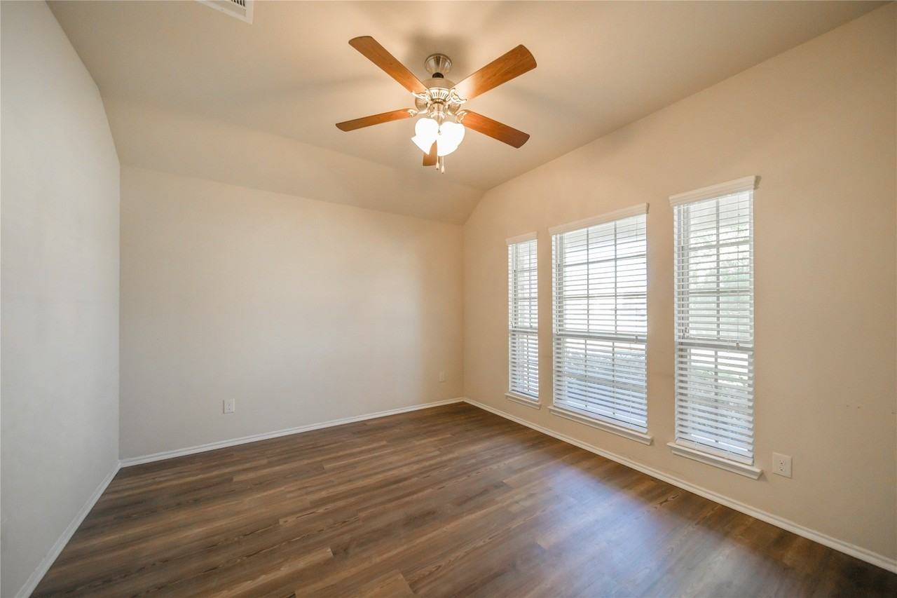552 Indian Hill Dr - Photo 3 of 28