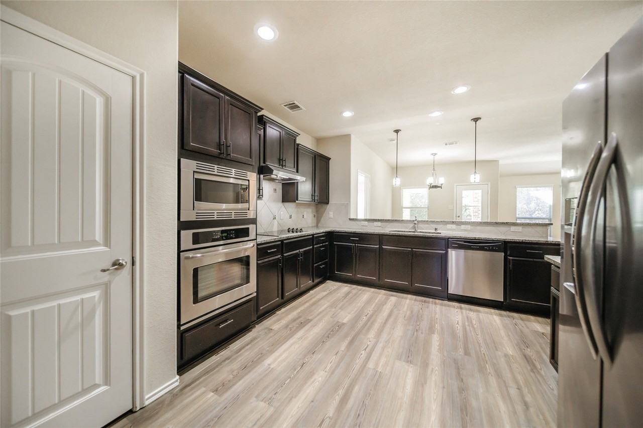 552 Indian Hill Dr - Photo 4 of 28