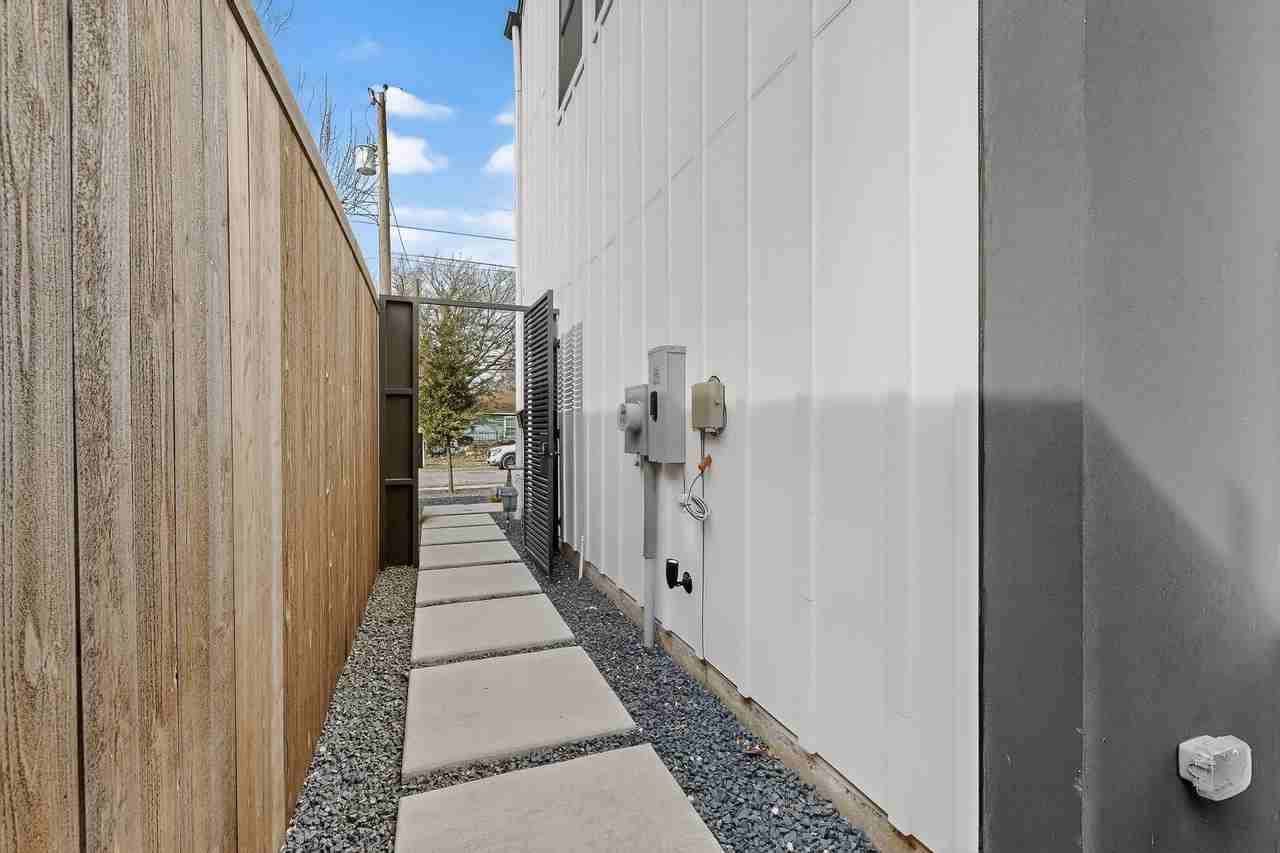 5308 Terry St - Photo 2 of 35