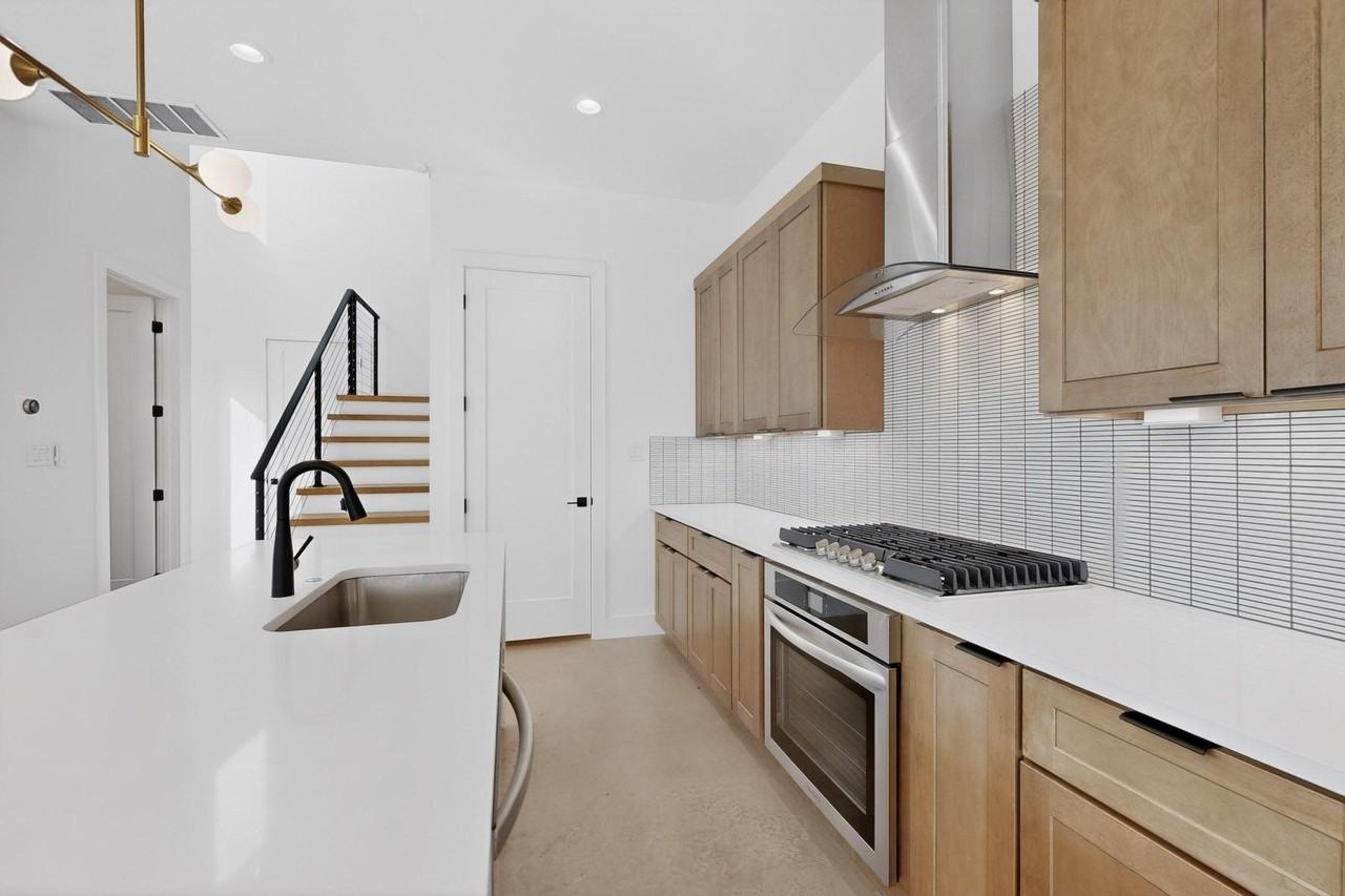 5308 Terry St - Photo 7 of 35