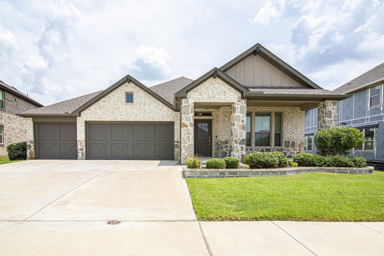 4718 Buttonbush Dr - Photo 2 of 27