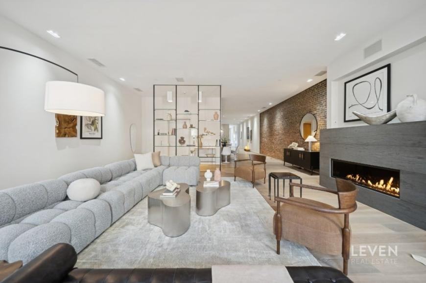 55 Warren St - Photo 5 of 10