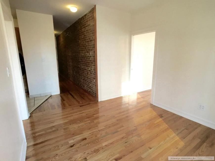 122 La Salle St - Photo 4 of 10