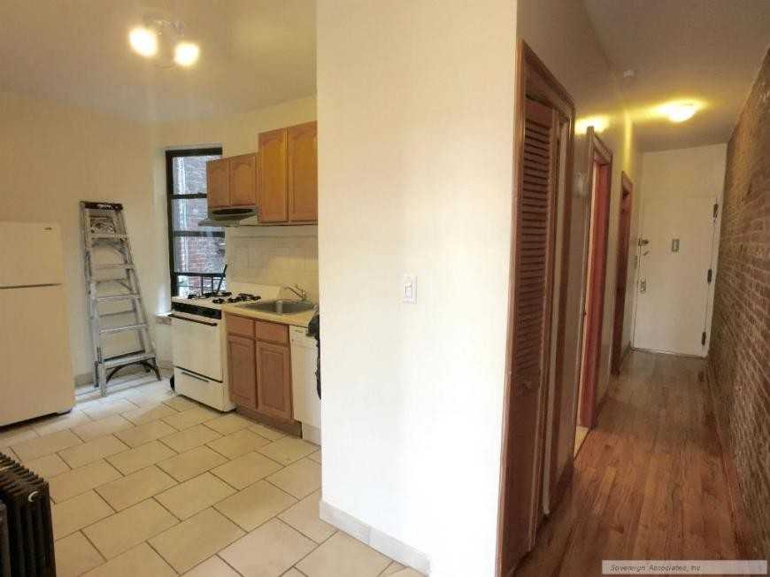 122 La Salle St - Photo 5 of 10
