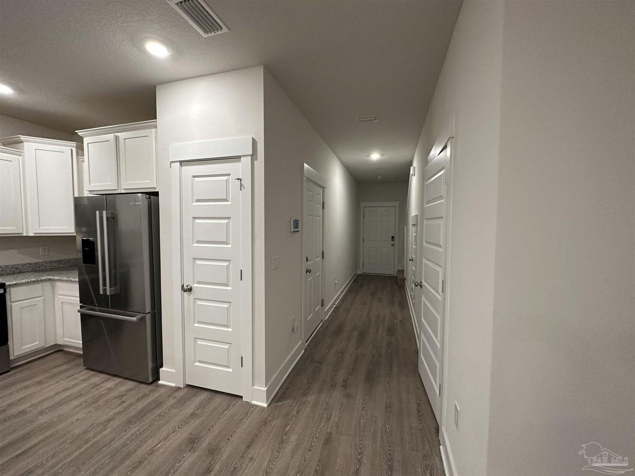 1542 Iroquois Ct - Photo 4 of 14