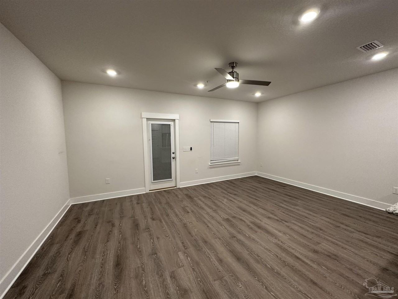 1542 Iroquois Ct - Photo 6 of 14