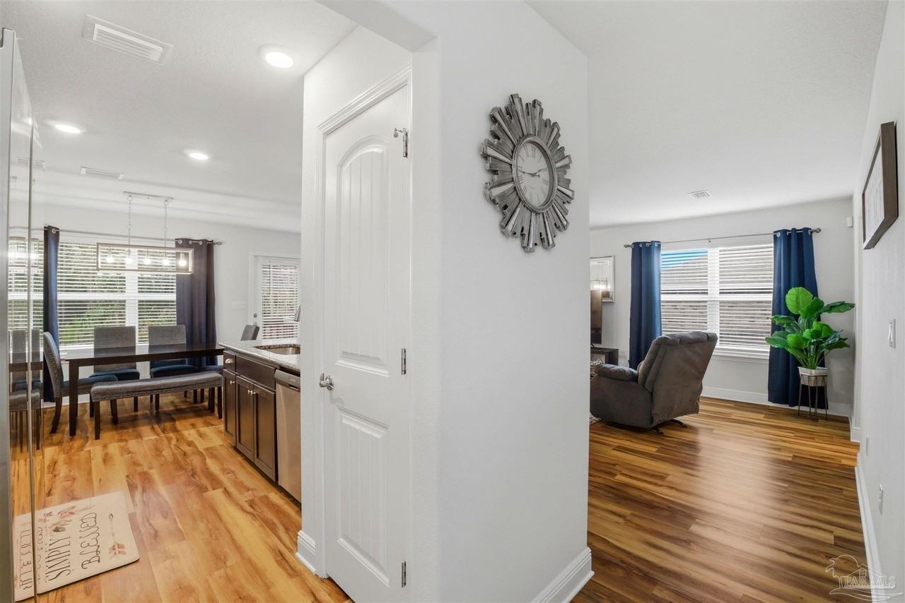 6609 Boatswain Rd - Photo 4 of 30