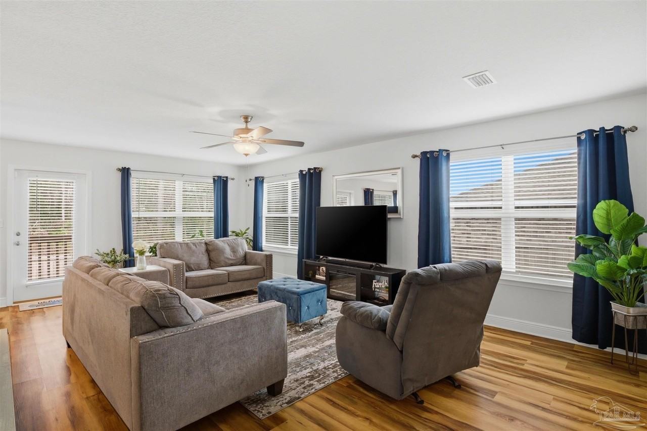 6609 Boatswain Rd - Photo 5 of 30