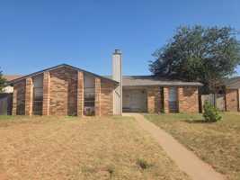 featured image of 4803 Country Club Dr #B