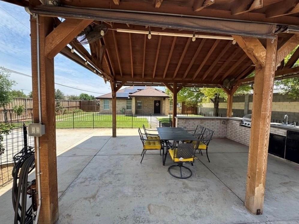 400 W Dengar Ave - Photo 5 of 19