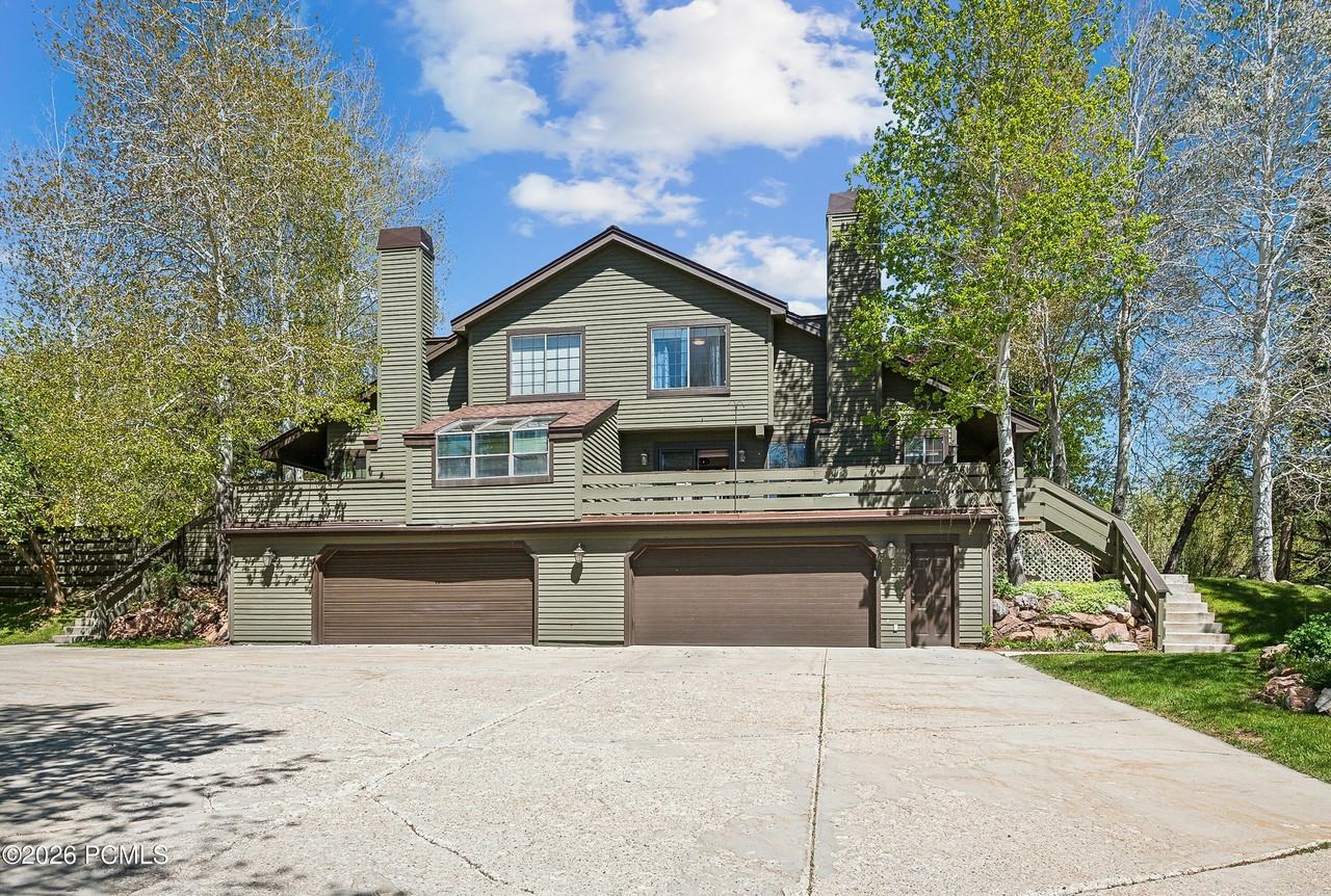 3061 Fawn Dr - Photo 2 of 42