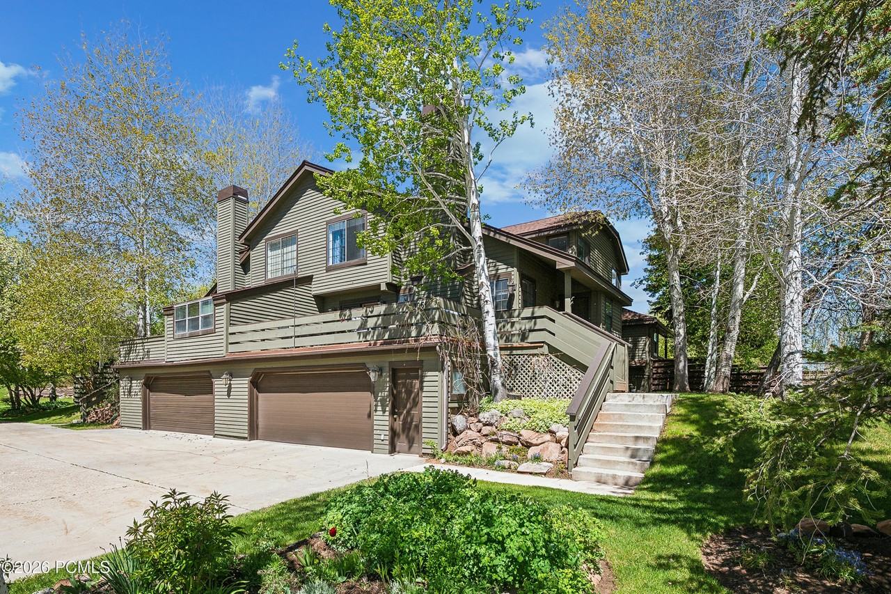 3061 Fawn Dr - Photo 3 of 42