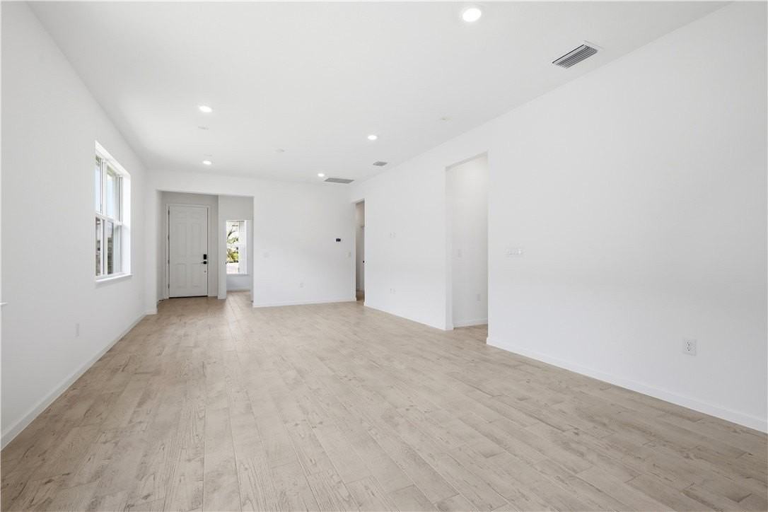 1331 Haven Cir - Photo 6 of 33