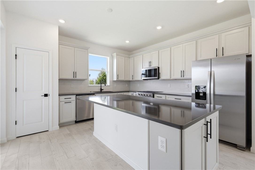 1331 Haven Cir - Photo 7 of 33