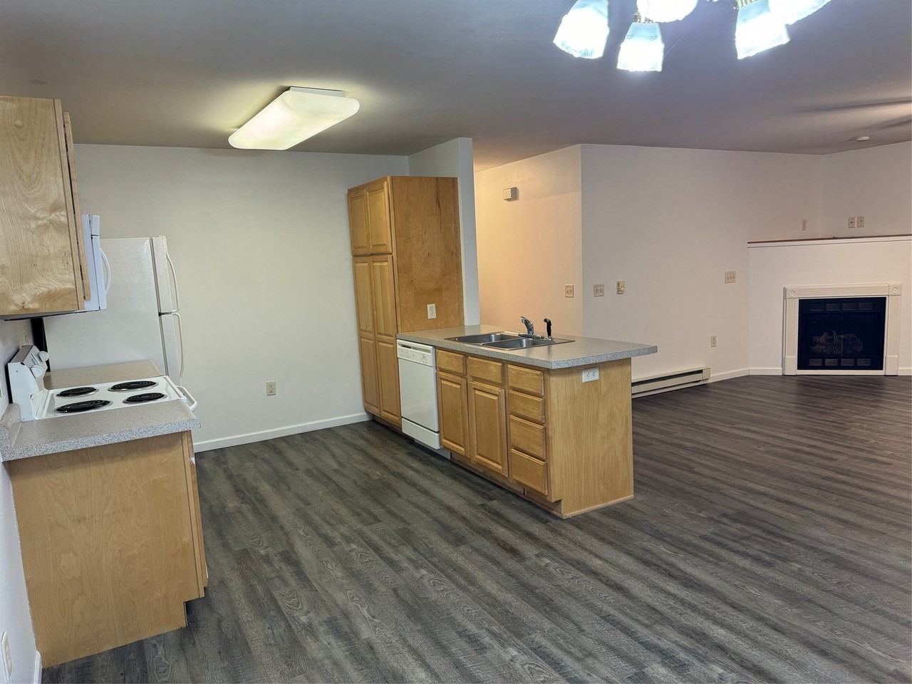 1720 Manwaring Ave #4 - Photo 4 of 19
