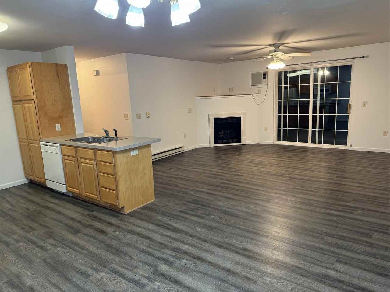 1720 Manwaring Ave #4 - Photo 5 of 19