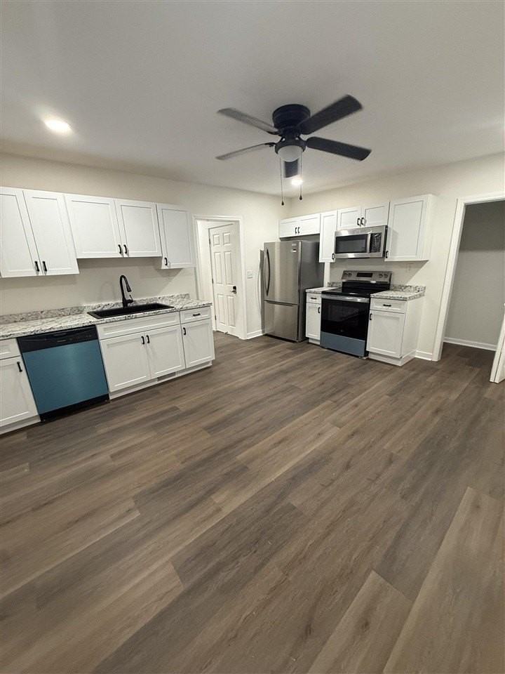 1359 Unit B Park Street - Photo 2 of 9