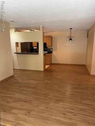 24060 Middlebelt Rd - Photo 3 of 14