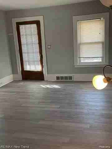 1475 Webster St - Photo 4 of 16