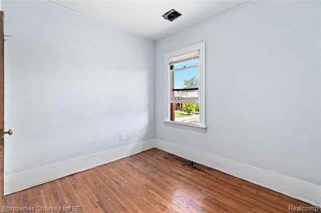 4573 Vancouver St - Photo 7 of 11