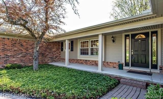 30882 Oak Valley Dr - Photo 4 of 32