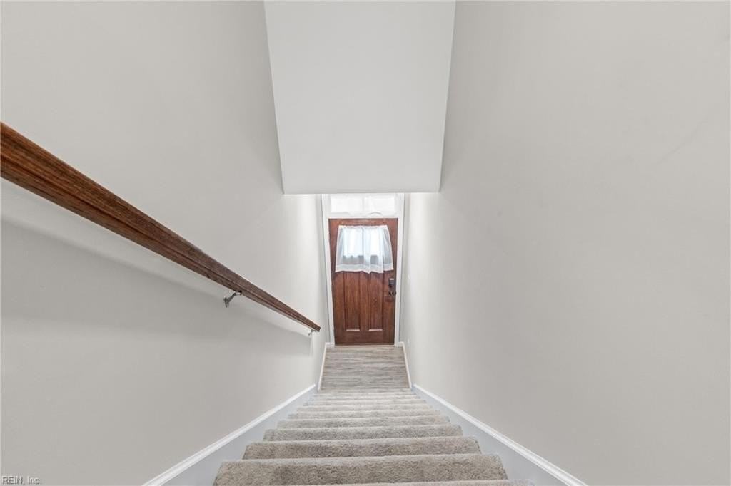 1503 Kathy Ann Way E - Photo 6 of 30