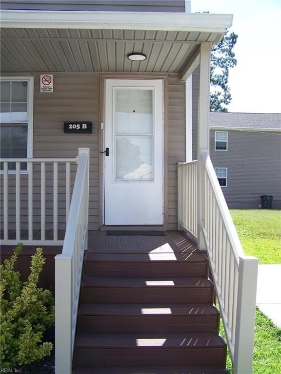 205B Hall St - Photo 3 of 13
