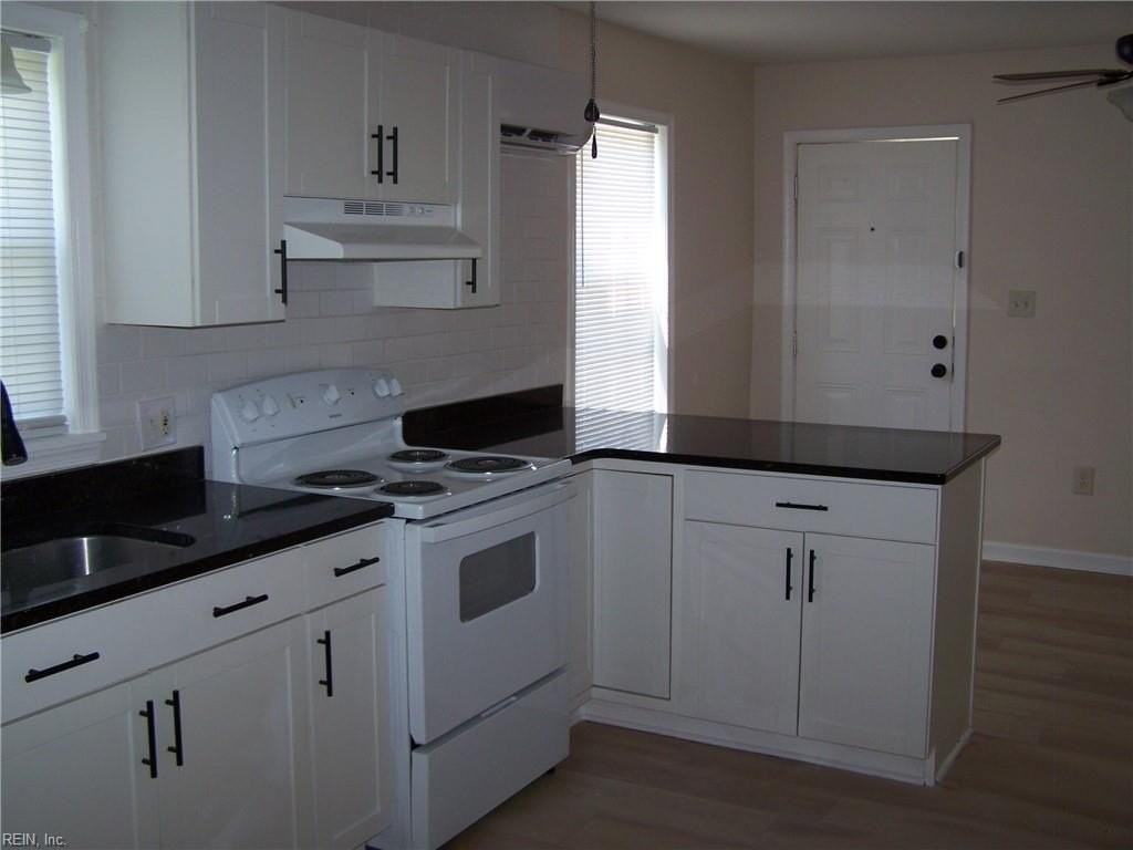 205B Hall St - Photo 6 of 13