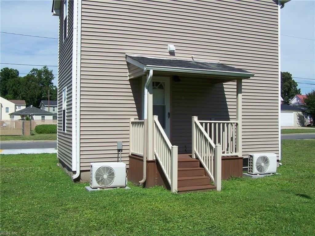 205B Hall St - Photo 7 of 13