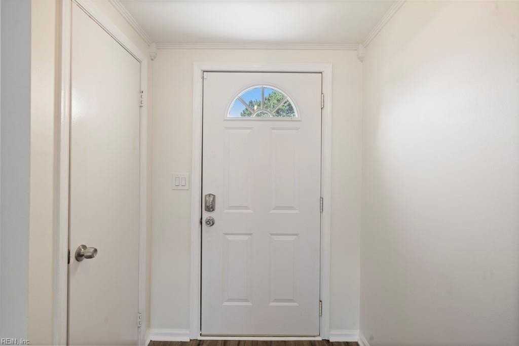 5316 Glenville Cir - Photo 4 of 32