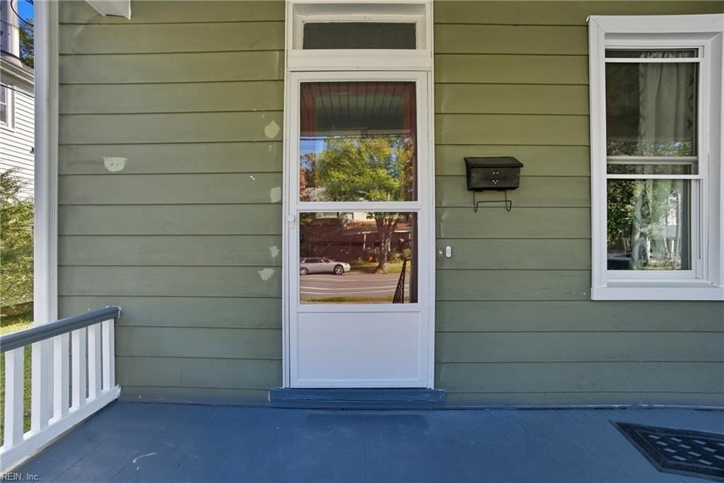 221 Mt Vernon Ave - Photo 4 of 30