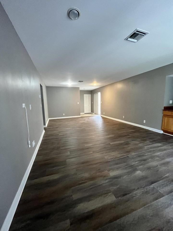 1700 Presidential Way #203 - Photo 5 of 20