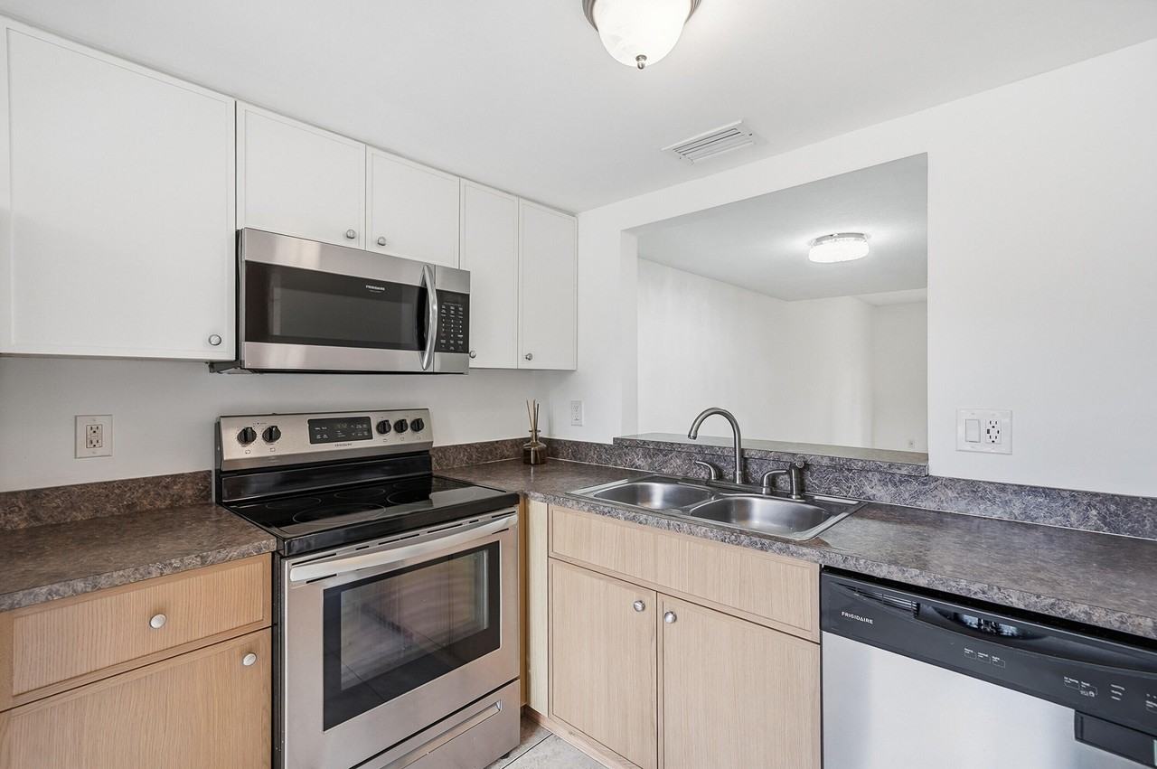 3832 Nw 90th Ave #3832 - Photo 5 of 31