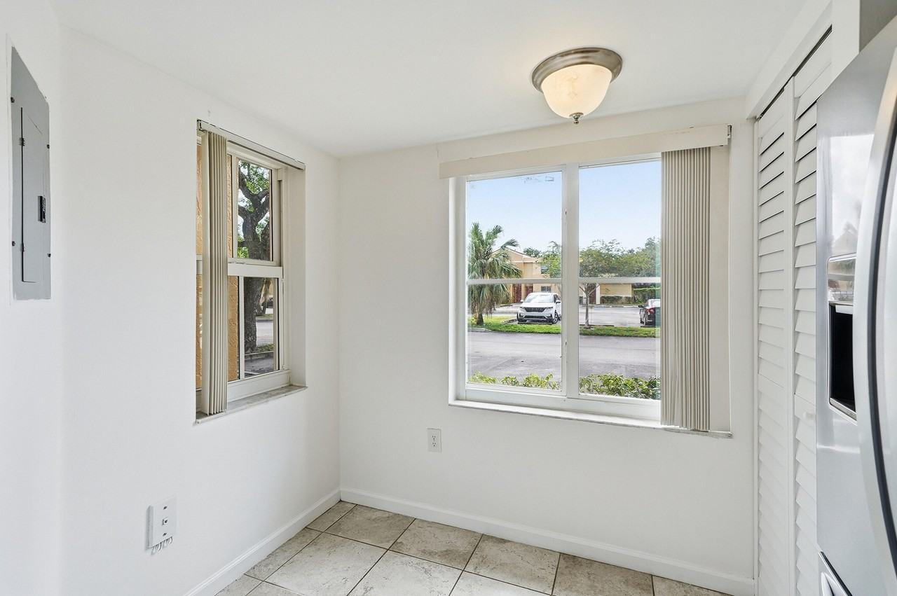 3832 Nw 90th Ave #3832 - Photo 6 of 31