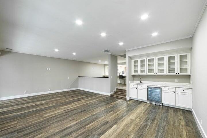 2517 Presidential Way #B - Photo 3 of 45