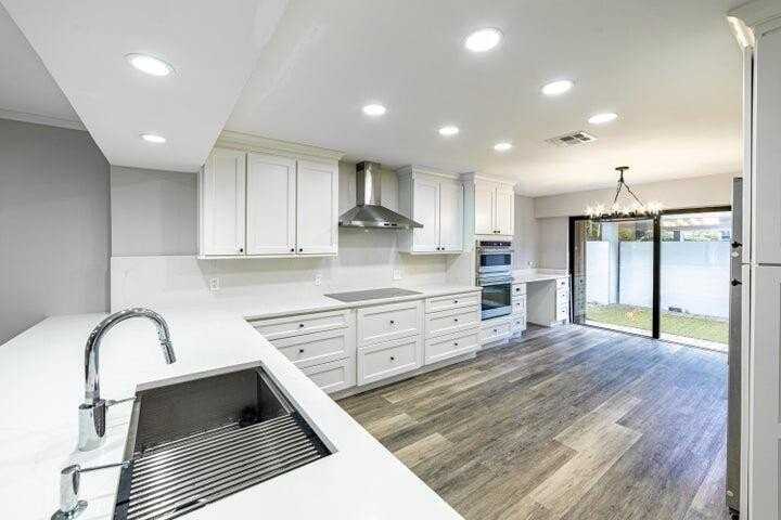 2517 Presidential Way #B - Photo 5 of 45