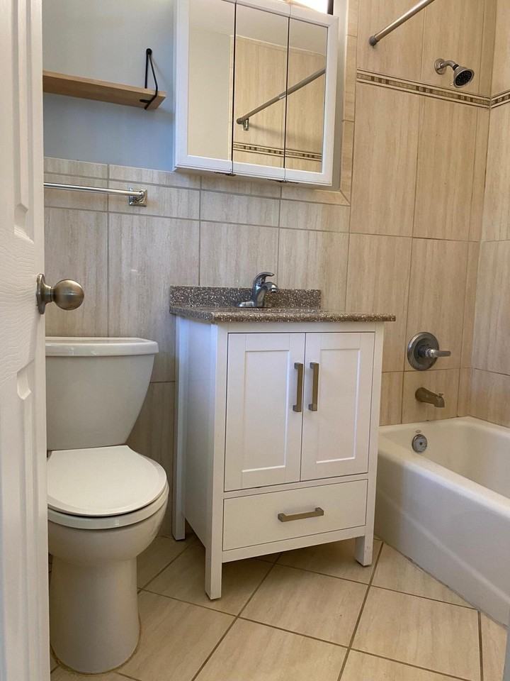 3049 Ne 20th Ter - Photo 4 of 5