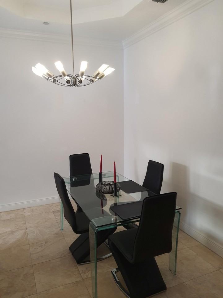 220 Ne 69th Cir - Photo 6 of 28