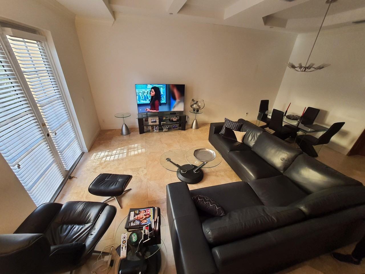 220 Ne 69th Cir - Photo 7 of 28